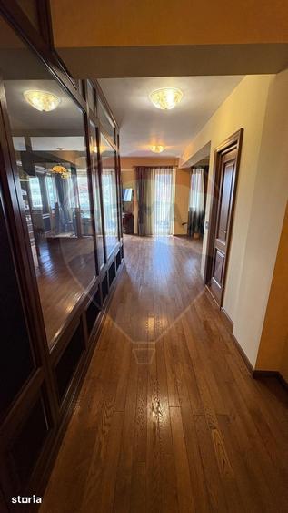 Apartament cu 3 camere în Central