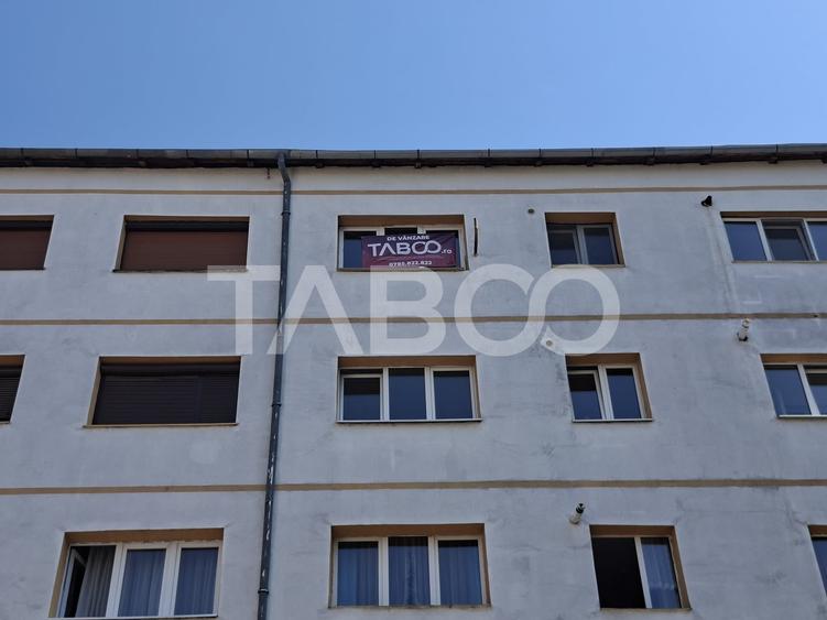 Apartament cu 2 camere decomandat în Ștrand
