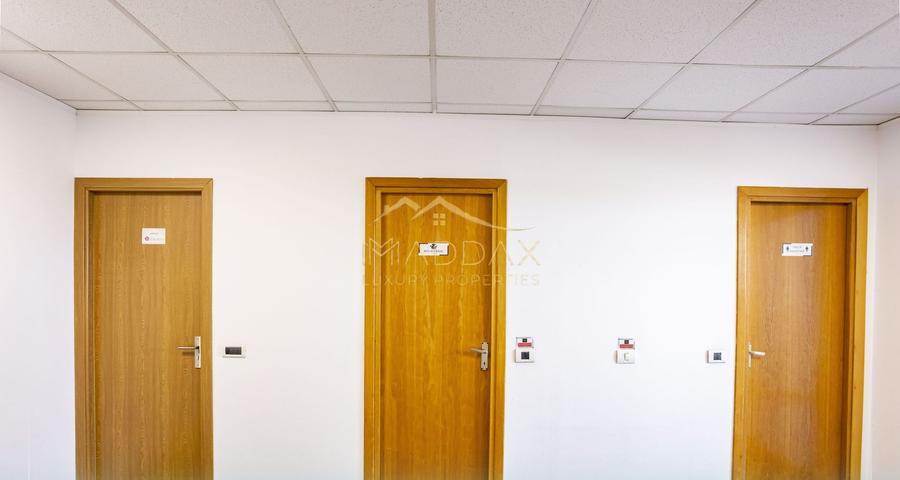 Birou, de 21.739999771118 mp, în Băneasa