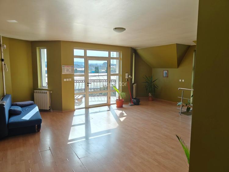 inchiriez casa mare in Tudor pretabila pentru firme, birouri etc.