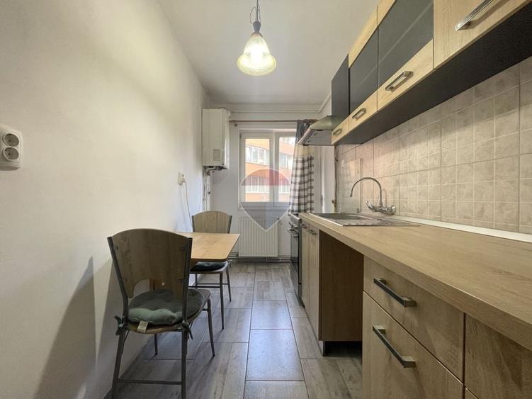Apartament cu 2 camere decomandat în Astra