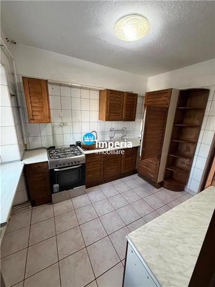 Apartament cu 3 camere decomandat în Aeroport