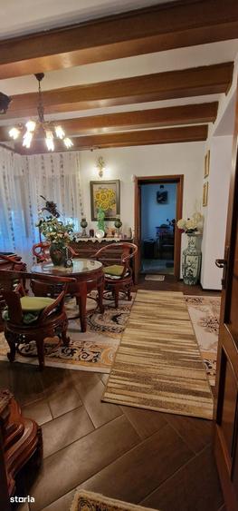 Casă cu 5 camere cu Teren 338 Mp în Sud