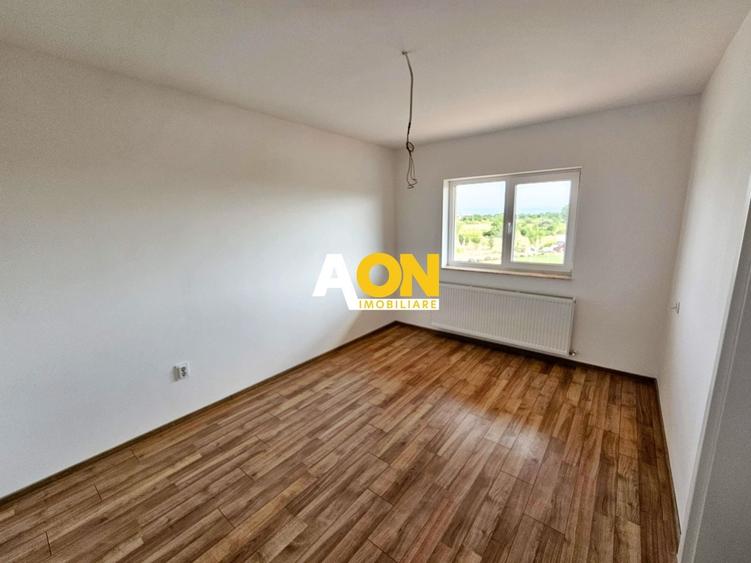 Duplex cu 4 camere cu Canalizare în Sud