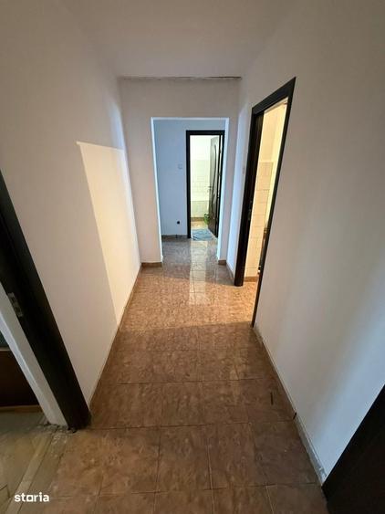 Apartament cu 3 camere decomandat în Calea București