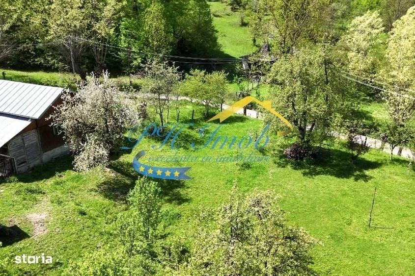 Casă cu 4 camere în Adunați