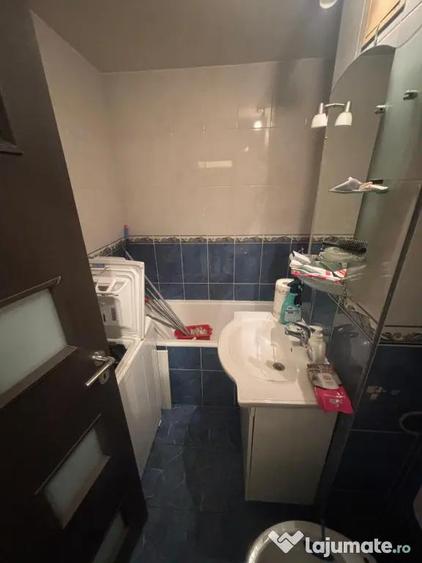Apartament cu 3 camere semidecomandat în Drumul Taberei