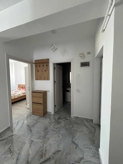 Apartament cu 2 camere decomandat în Roșu