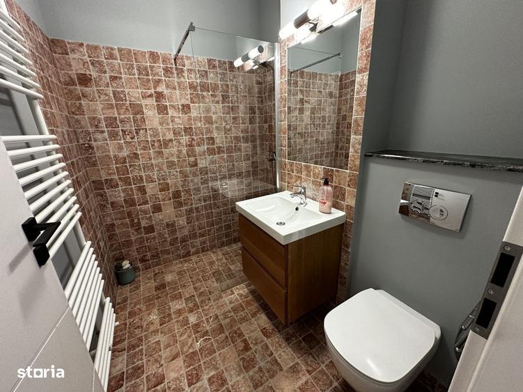 Apartament cu 3 camere decomandat în Sud