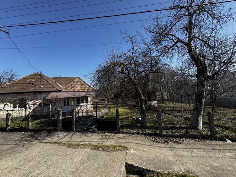 Casă cu 3 camere cu Teren 8000 Mp în Someș-Odorhei