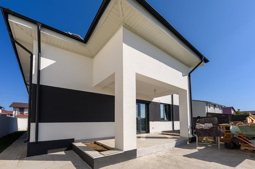 Casă individuală cu 5 camere cu Teren 492 Mp în Cumpăna