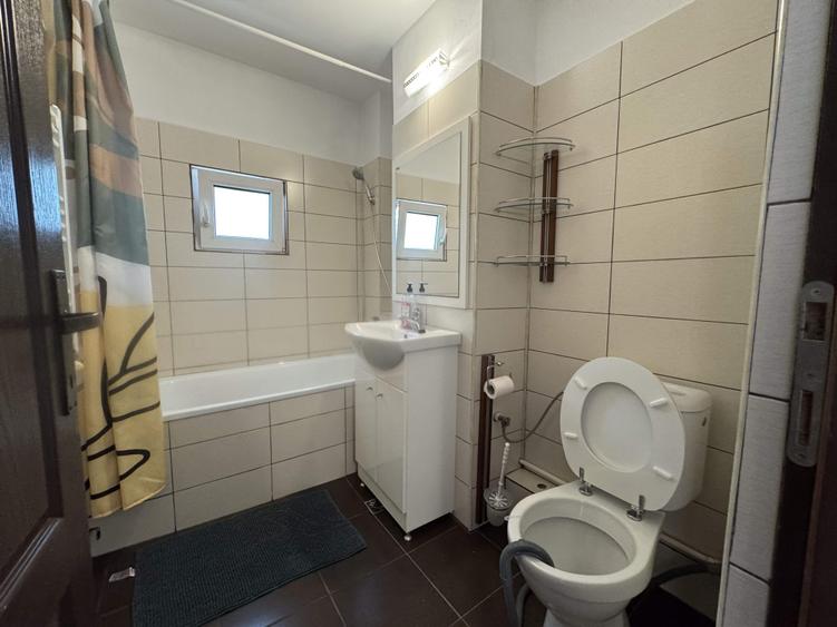 Apartament cu 2 camere decomandat în Orașul de Jos