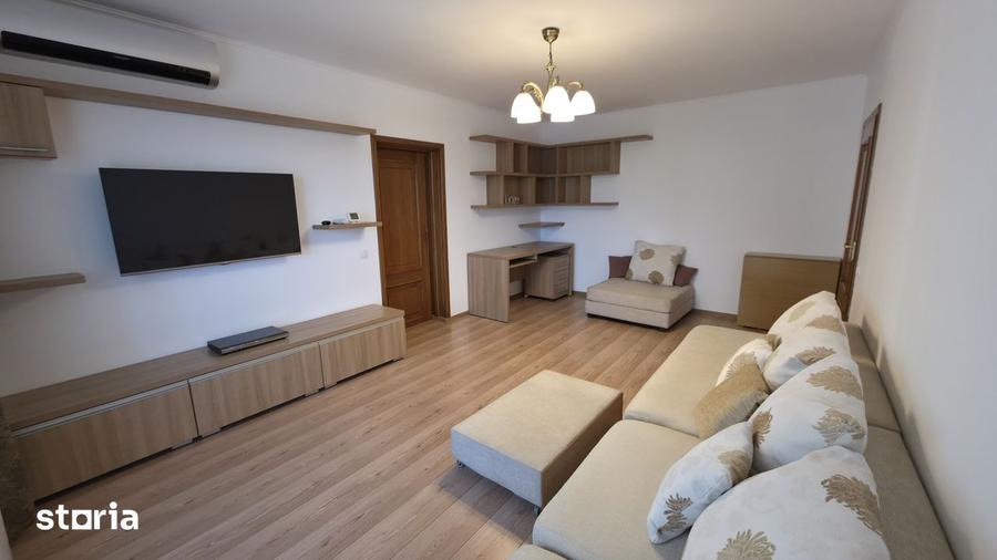 Apartament cu 4 camere în Văcăresti