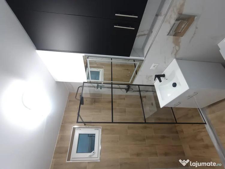 Apartament cu 3 camere decomandat în Micro 21