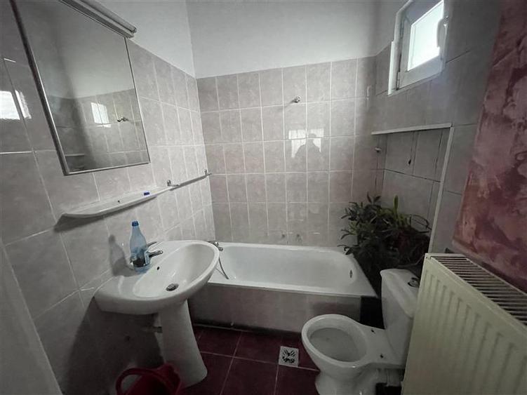 Apartament cu 2 camere semidecomandat în Unirii