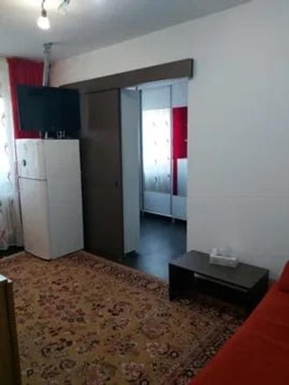 Apartament cu 2 camere semidecomandat, mobilat în Tătărași