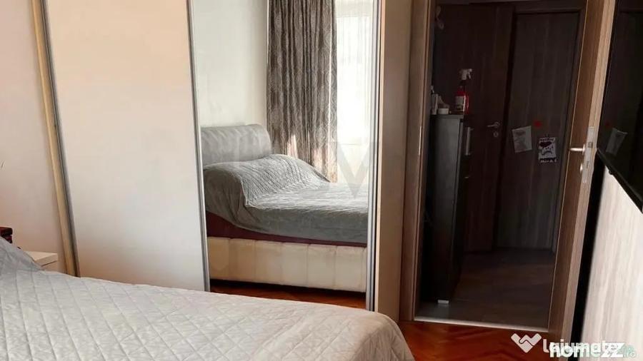 Apartament cu 3 camere semidecomandat în Ștefan cel Mare