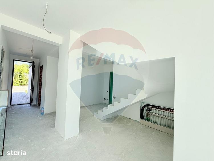 Casă cu 4 camere în Dumbrăveni
