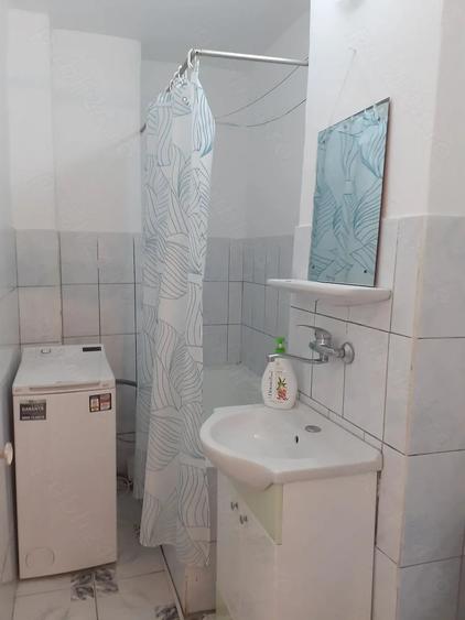 Garsonieră decomandată în Rogerius