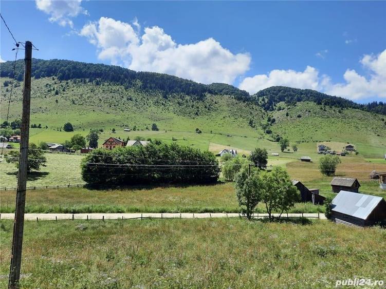 Teren de 1400 mp, în Șirnea