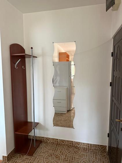 Apartament cu 2 camere semidecomandat în Exterior Vest