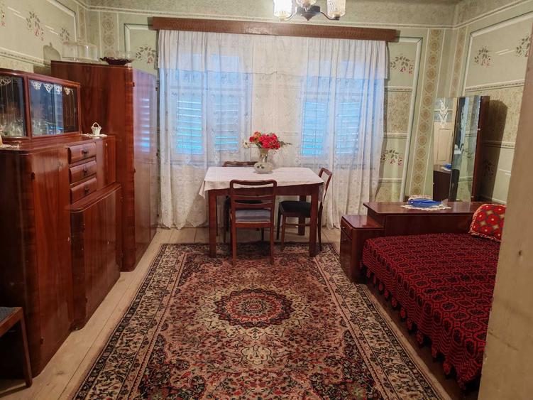 Casă cu 4 camere decomandat în Retiș