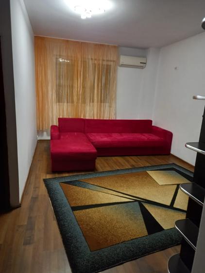 Apartament cu 3 camere semidecomandat în Chiajna