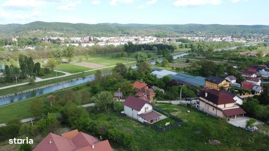 Casă cu 4 camere în Curtea de Argeș