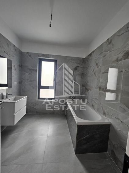 Apartament cu 3 camere semidecomandat în Torontalului