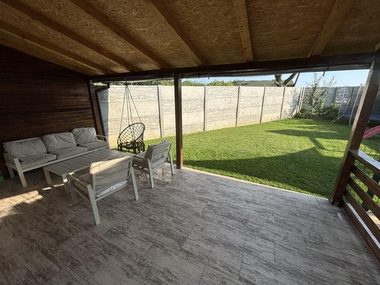 Casă cu 3 camere în Sânandrei