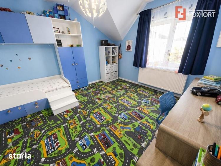 Casă cu 6 camere cu Teren 693 Mp în Gai