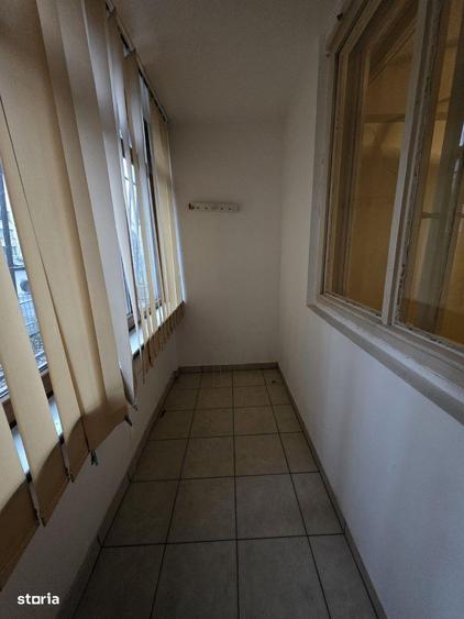 Apartament cu 3 camere decomandat în Titan — fotografia 3