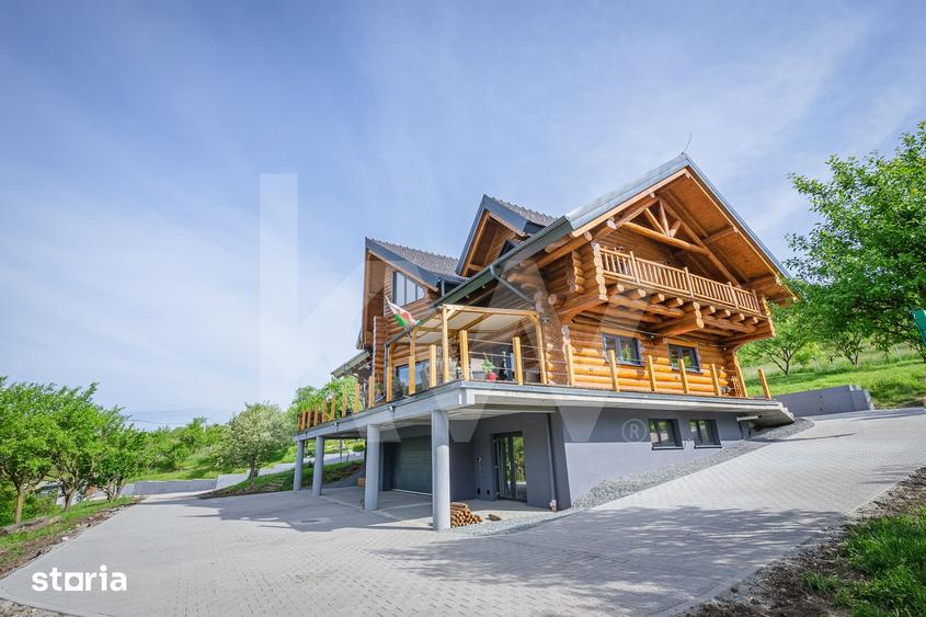 Casă cu 6 camere cu Teren 5683 Mp în Sadu
