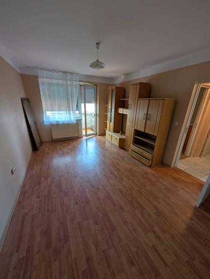 Apartament cu 2 camere decomandat în Exterior Vest