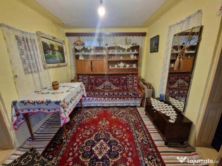 Casă cu 3 camere cu Teren 2100 Mp în Lunca