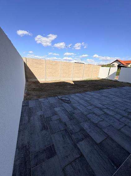 Duplex cu 4 camere cu Canalizare în Moșnița Nouă
