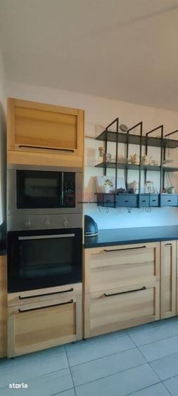 Casă cu 5 camere cu Teren 80 Mp în Central