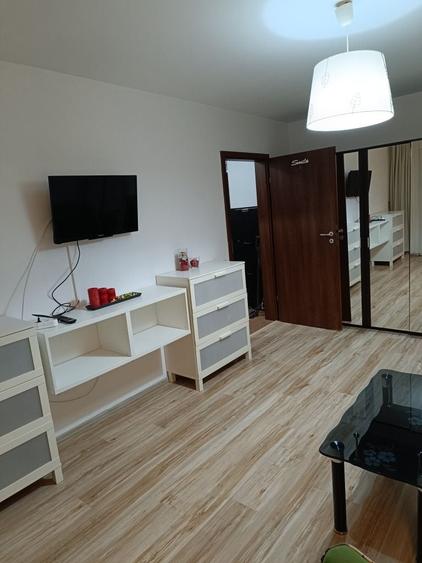 Inchiriez apartament cu 2camere - 2