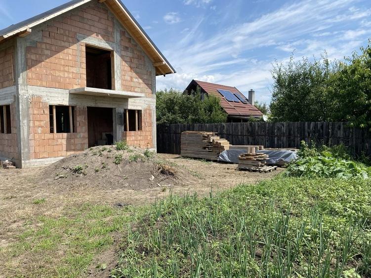 Casa la rosu de vanzare Sanpetru, Brasov | Teren 450 mp | Aproximativ 100 mp | 130.000 - 3
