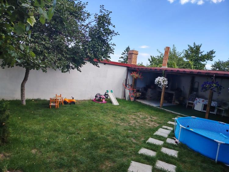Casă cu 4 camere în Central