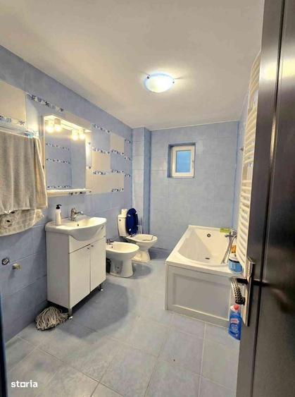 Casă cu 4 camere în Vlădești