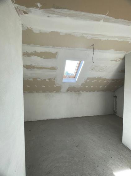 Casă cu 3 camere cu Teren 1000 Mp în Moisei