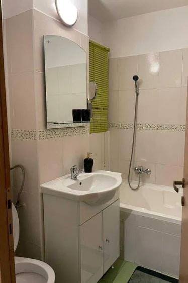 Apartament cu 2 camere decomandat, mobilat în Eroii Revoluției