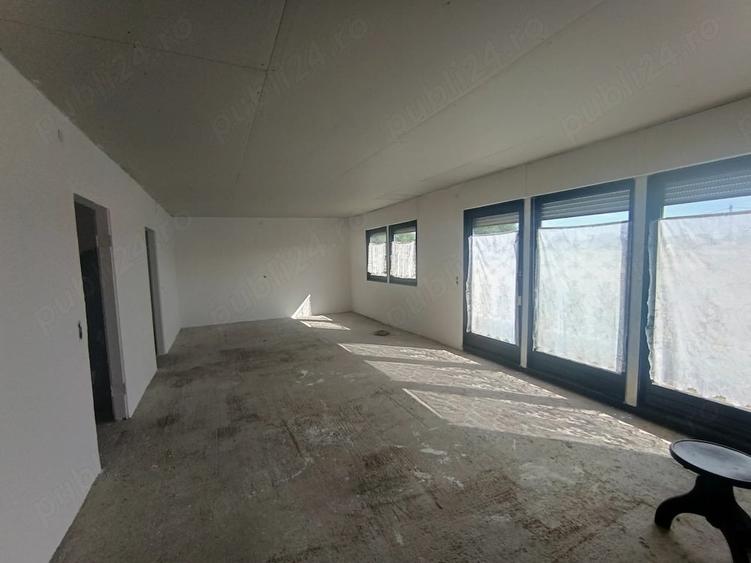Casă cu Teren 296 Mp în Central