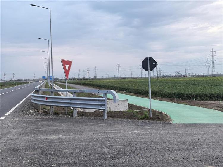 Teren Construcții extravilan de 8093 mp, în Fântânele