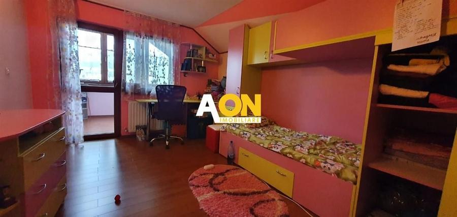 Casă individuală cu 4 camere cu Canalizare în Sud