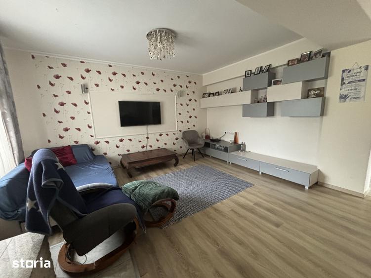 Casă cu 6 camere cu Teren 900 Mp în Jucu