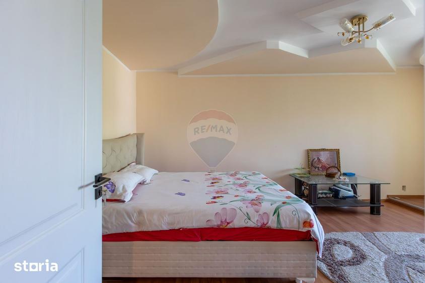 Apartament cu 4 camere în Mioriței