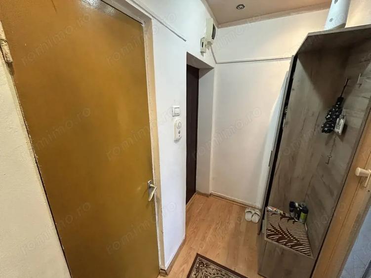 Apartament cu 2 camere semidecomandat în CET