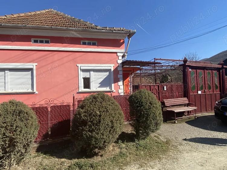 Casă cu 3 camere cu Teren 1100 Mp în Sarmizegetusa
